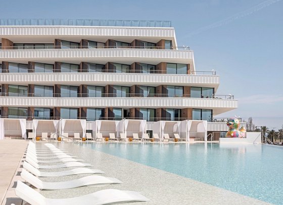 SLS Barcelona - Hauptpool
