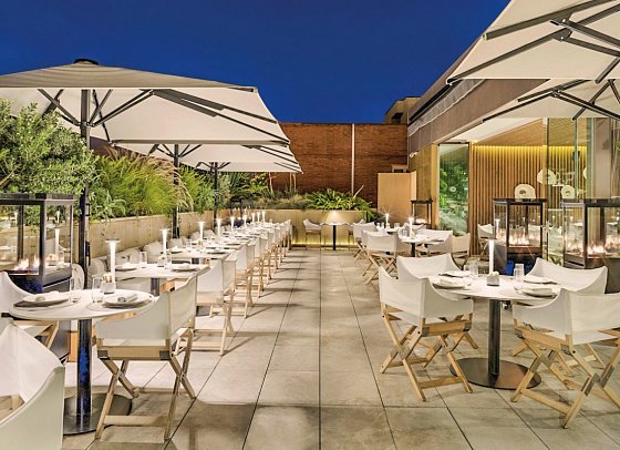 The One - ,,Mood Rooftop Bar