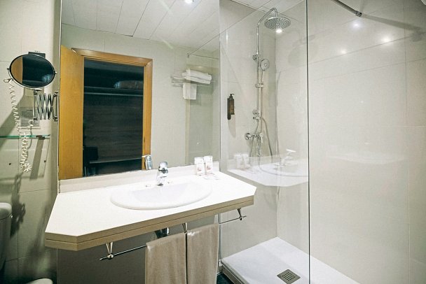 Eurohotel Barcelona-Diagonal Port - Wohnbeispiel Doppelzimmer Standard (Zimmercodierung DG1)