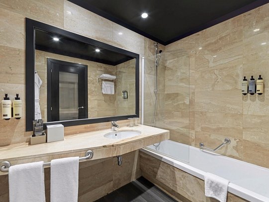 H10 Marina Barcelona - Wohnbeispiel Doppelzimmer Klassik (Zimmercodierung DG1)