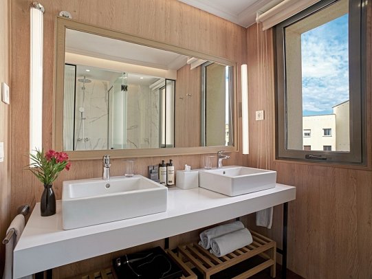 H10 Universitat - Wohnbeispiel Doppelzimmer Klassik (Zimmercodierung DB2)