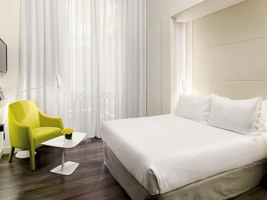 H10 Urquinaona Plaza - Wohnbeispiel Doppelzimmer Standard (Zimmercodierung DG1)