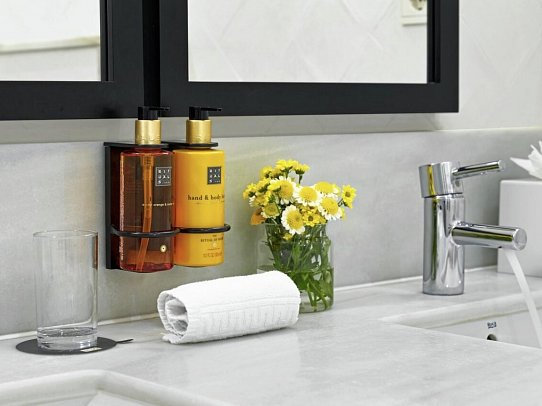 H10 Metropolitan - Beispiel Bad Doppelzimmer Standard (Zimmercodierung DG1)