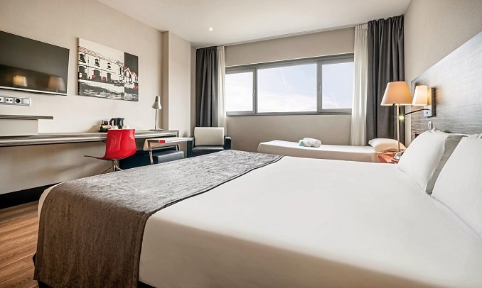 Ilunion Barcelona - Wohnbeispiel Dreibettzimmer Standard (Zimmercodierung TG1)