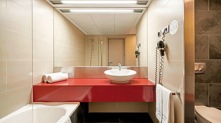 Ilunion Barcelona - Wohnbeispiel Doppelzimmer Standard (Zimmercodierung DG1)