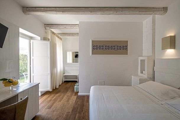 Masseria Bandino - Wohnbeispiel Doppelzimmer Komfort Gartenblick (Zimmercodierung DFG)