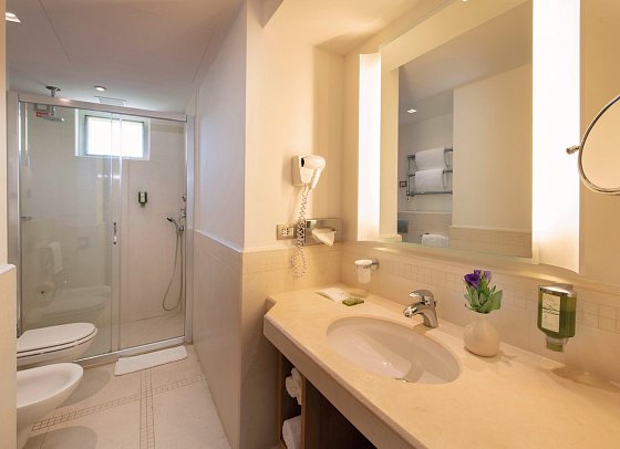 Vivosa Apulia Resort - Badezimmer (Zimmercodierung FB1)