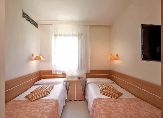 Vivosa Apulia Resort - Wohnbeispiel Familienzimmer (Zimmercodierung FB1)