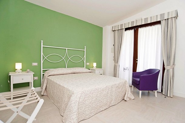 Hotel Residence Il Porto - Wohnbeispiel Familienzimmer (Zimmercodierung FB1)