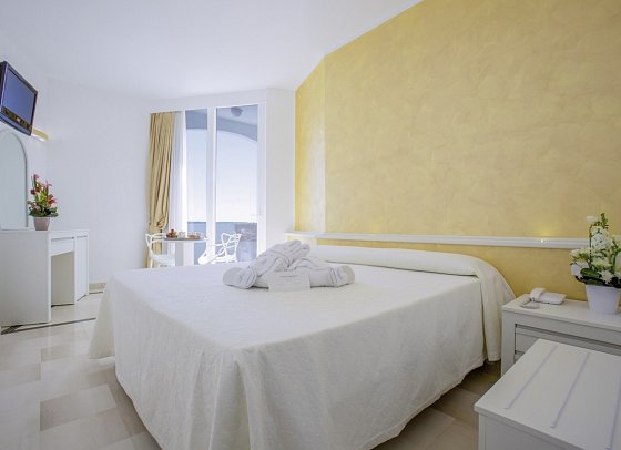Grand Hotel Costa Brada - Wohnbeispiel Doppelzimmer Komfort (Zimmercodierung DF1)
