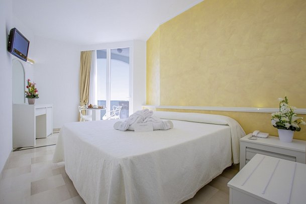 Grand Hotel Costa Brada - Wohnbeispiel Doppelzimmer Komfort (Zimmercodierung DF1)