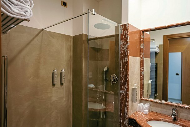 Grand La Chiusa di Chietri - Wohnbeispiel Badezimmer Superior (Zimmercodierung DS1)