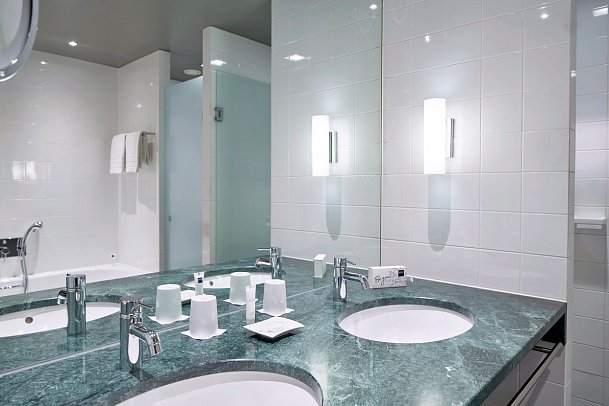 Dorint Kurfürstendamm Berlin - Wohnbeispiel Badezimmer (Zimmercodierungen DG1 & DF2)