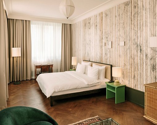 Hotel Château Royal - Large Room