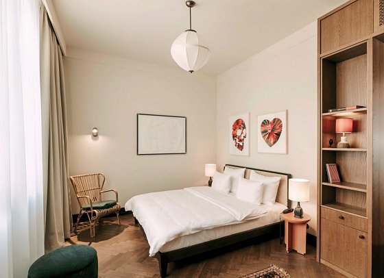 Hotel Château Royal - Medium Room