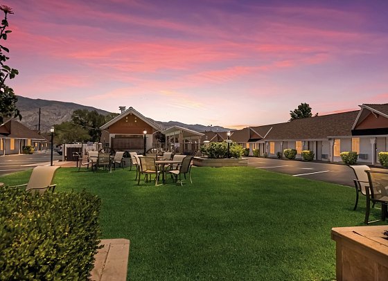 Best Western Plus Frontier Motel