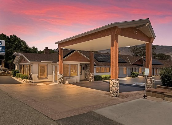 Best Western Plus Frontier Motel