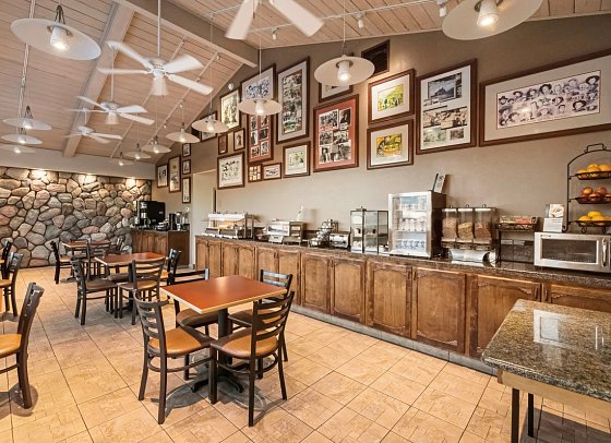Best Western Plus Frontier Motel