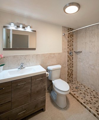 Time Out Hotel - Badbeispiel (Zimmercodierung UD1)