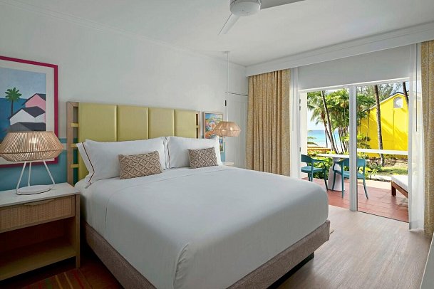 Crystal Cove, Barbados, A Tribute Portfolio All-Inclusive Resort - Wohnbeispiel Partial Oceanview Guest Room King (Zimmercodierung UGM)