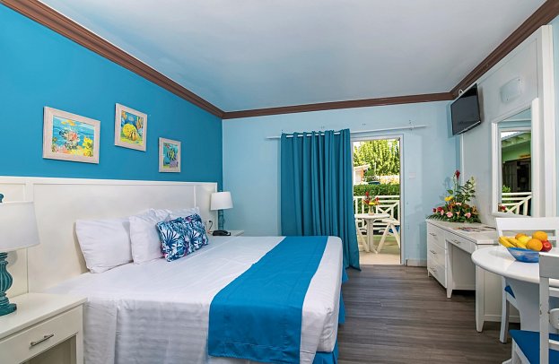 Dover Beach Hotel - Wohnbeispiel Studio Pool View Calais (Zimmercodierung SBP)