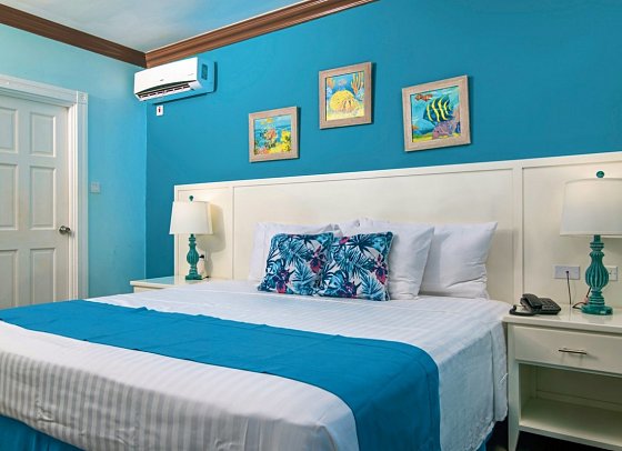 Dover Beach Hotel - Wohnbeispiel Studio Pool View Calais (Zimmercodierung SBP)