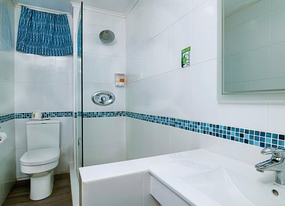 Dover Beach Hotel - Badbeispiel (Zimmercodierung SBP)