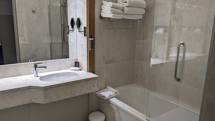 Hotel Alivi - Wohnbeispiel DZ Klassik Meerblick (Zimmercodierung DBM)