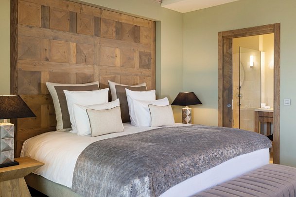 Les Regalia Hotel & Spa