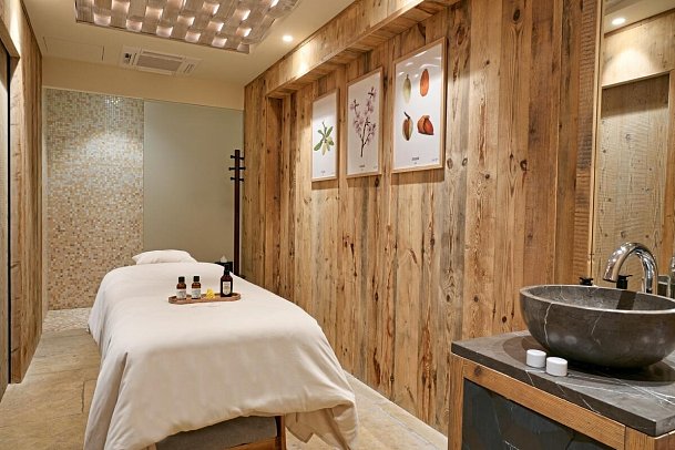Les Regalia Hotel & Spa