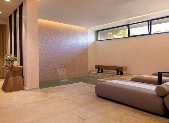 Les Regalia Hotel & Spa
