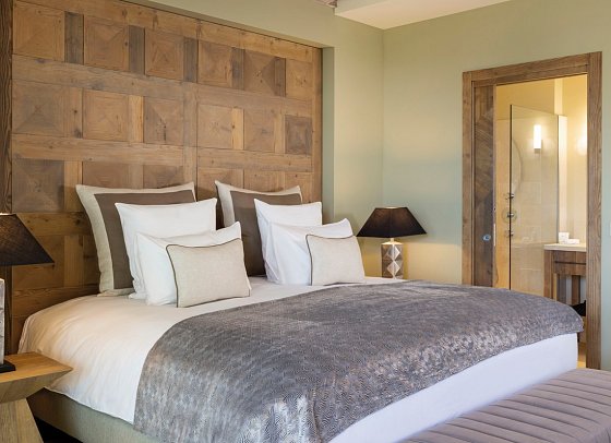 Les Regalia Hotel & Spa