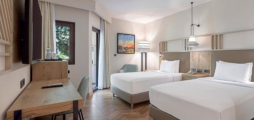 DoubleTree by Hilton Bodrum Isil Club Resort - Wohnbeispiel Familienzimmer mit Verbindungstür (Zimmercodierung FV1)