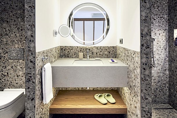 Hyde Bodrum - Beispiel Bad Doppelzimmer (Zimmercodierungen DGG, USP, US1, UMQ & US2)