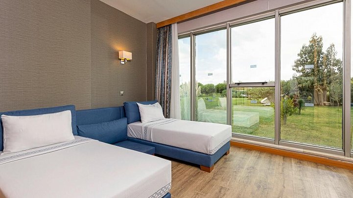 Aquasis De Luxe Resort & Spa - Wohnbeispiel Familienzimmer Economy (Zimmercodierung FE1)