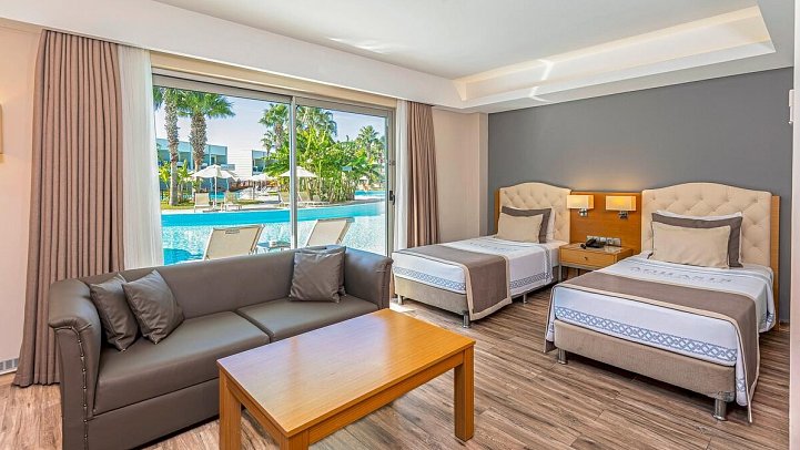 Aquasis De Luxe Resort & Spa - Wohnbeispiel Familienzimmer Lake House 2 Räume (Zimmercodierung FD1)