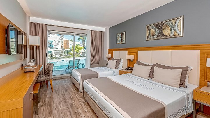 Aquasis De Luxe Resort & Spa - Wohnbeispiel Doppelzimmer Lake House Swim Up (Zimmercodierung U1Q)
