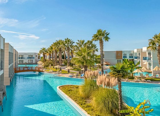 Aquasis De Luxe Resort & Spa