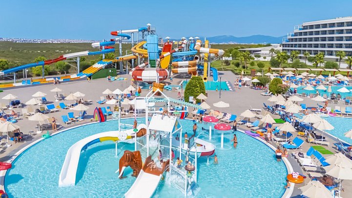 Aquasis De Luxe Resort & Spa