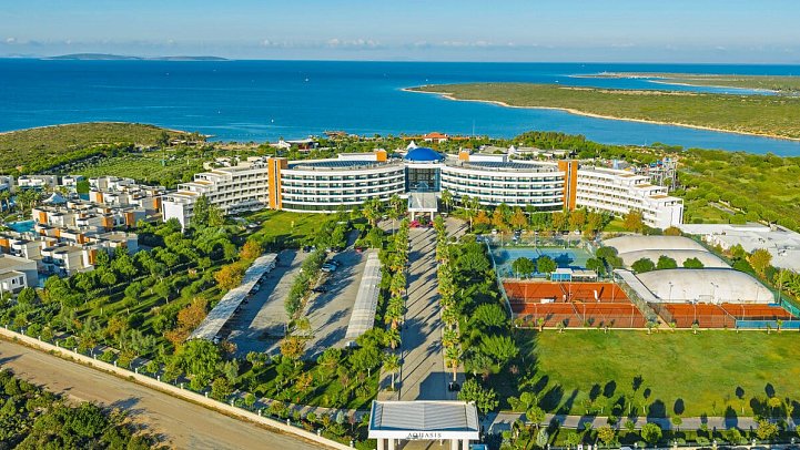 Aquasis De Luxe Resort & Spa