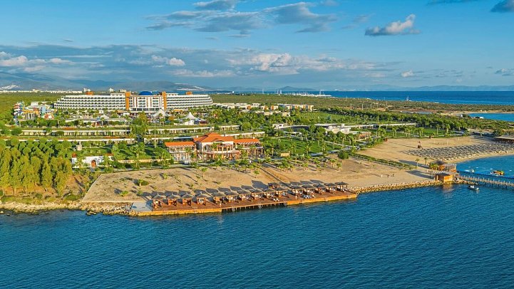 Aquasis De Luxe Resort & Spa
