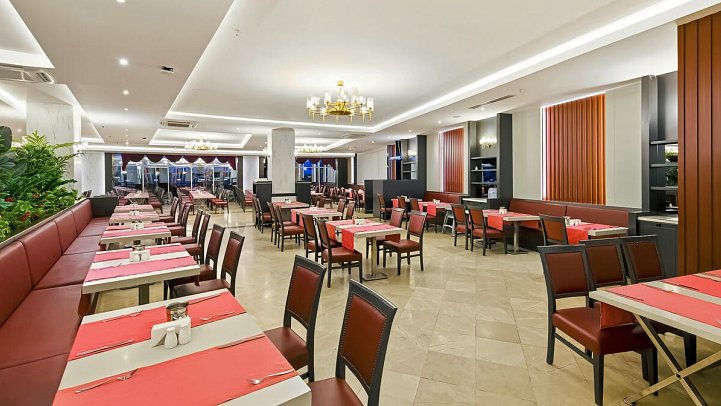 Aquasis De Luxe Resort & Spa