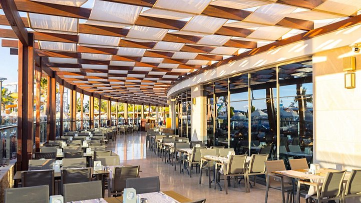 Aquasis De Luxe Resort & Spa