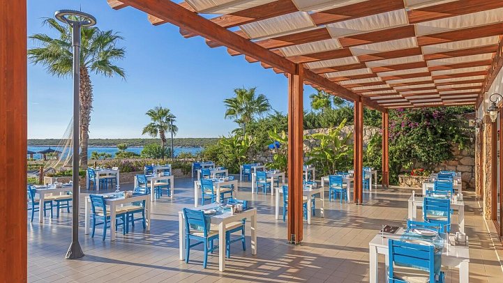 Aquasis De Luxe Resort & Spa