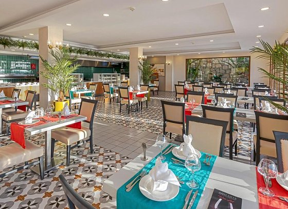 Aquasis De Luxe Resort & Spa