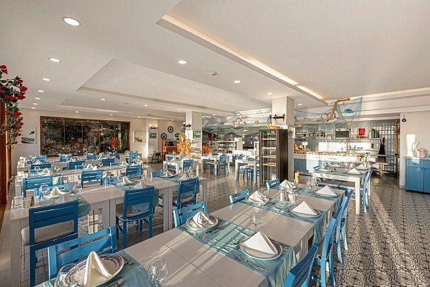 Aquasis De Luxe Resort & Spa