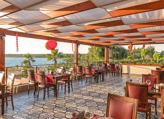 Aquasis De Luxe Resort & Spa