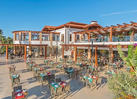 Aquasis De Luxe Resort & Spa