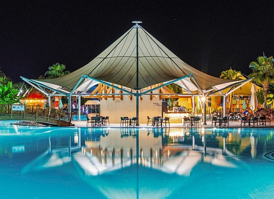 Aquasis De Luxe Resort & Spa