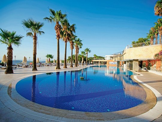 Blue Dreams Resort & Spa